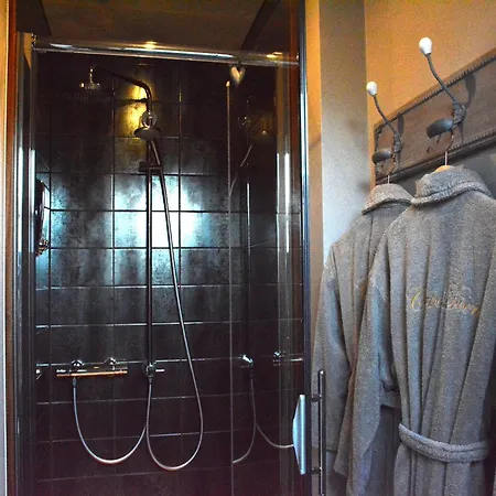 Luxury In With Pool, Cleaning Included * Redu